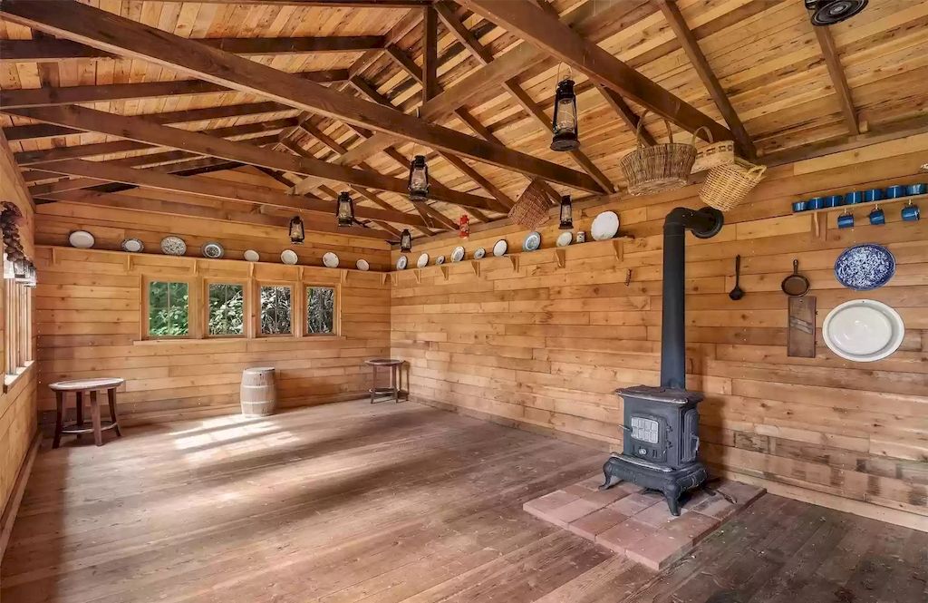 The Estate in Washington is a luxurious home offering impeccable indoor-outdoor flow and unparalleled privacy now available for sale. This home located at 190 NW Madrona Lane, Shoreline, Washington; offering 05 bedrooms and 07 bathrooms with 8,023 square feet of living spaces. 
