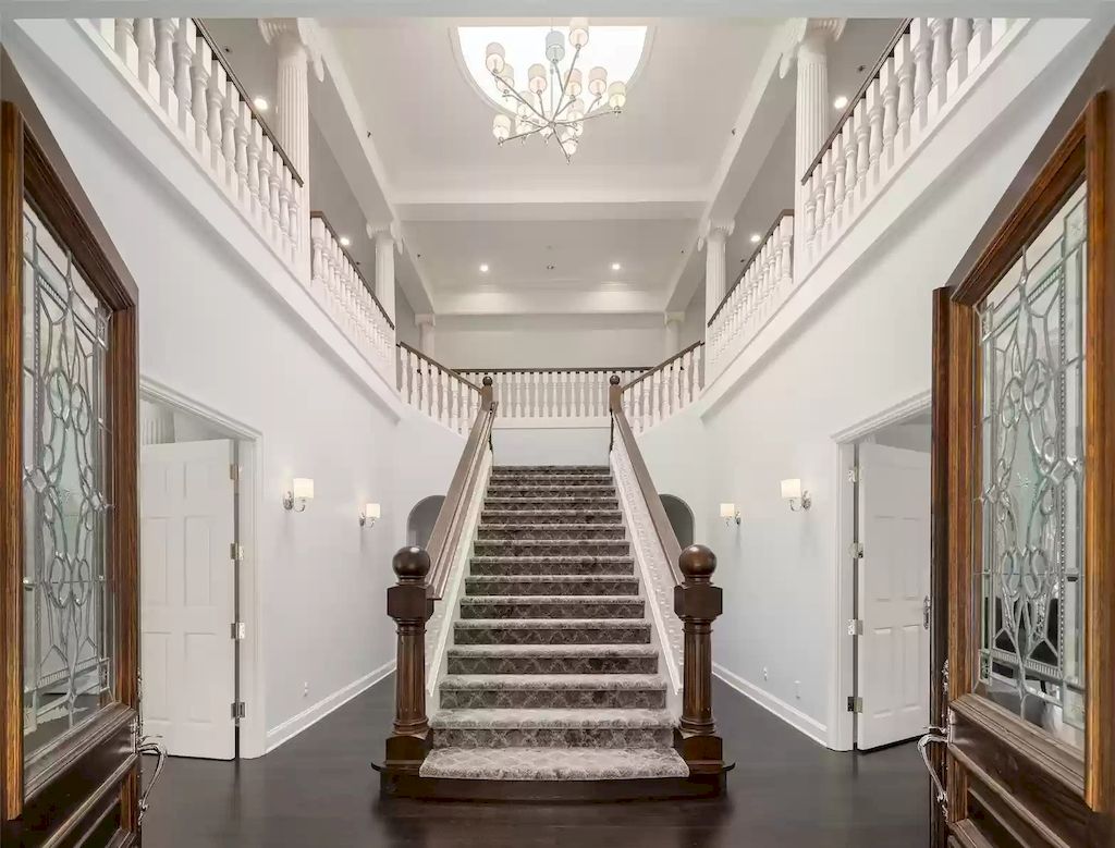 The Estate in Washington is a luxurious home offering impeccable indoor-outdoor flow and unparalleled privacy now available for sale. This home located at 190 NW Madrona Lane, Shoreline, Washington; offering 05 bedrooms and 07 bathrooms with 8,023 square feet of living spaces. 
