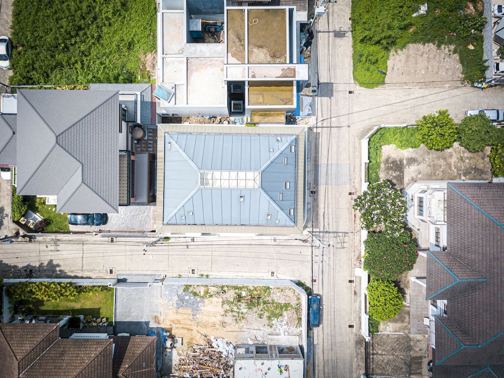 Ice Su house for privacy close to nature by Junsekino Architect and Design 1 2