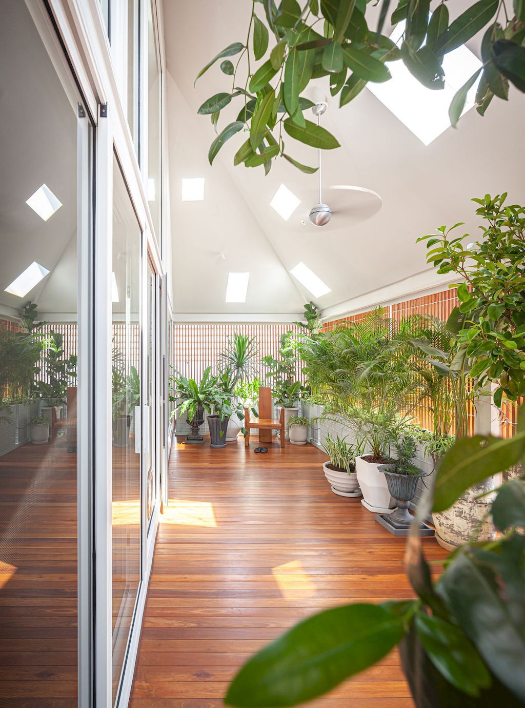 Ice Su house for privacy close to nature by Junsekino Architect and Design 10