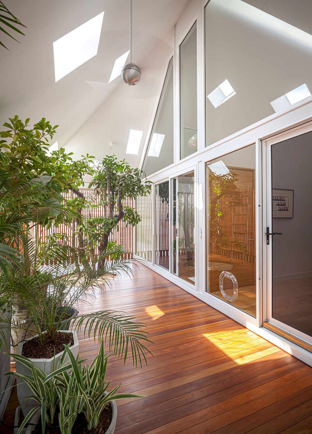 Ice Su house for privacy close to nature by Junsekino Architect and Design 8