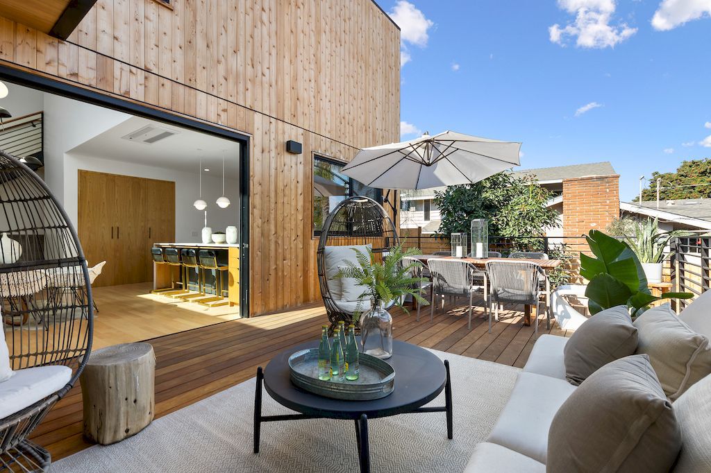 Impeccably Designed 605 Cornish House by Brett Farrow Architect