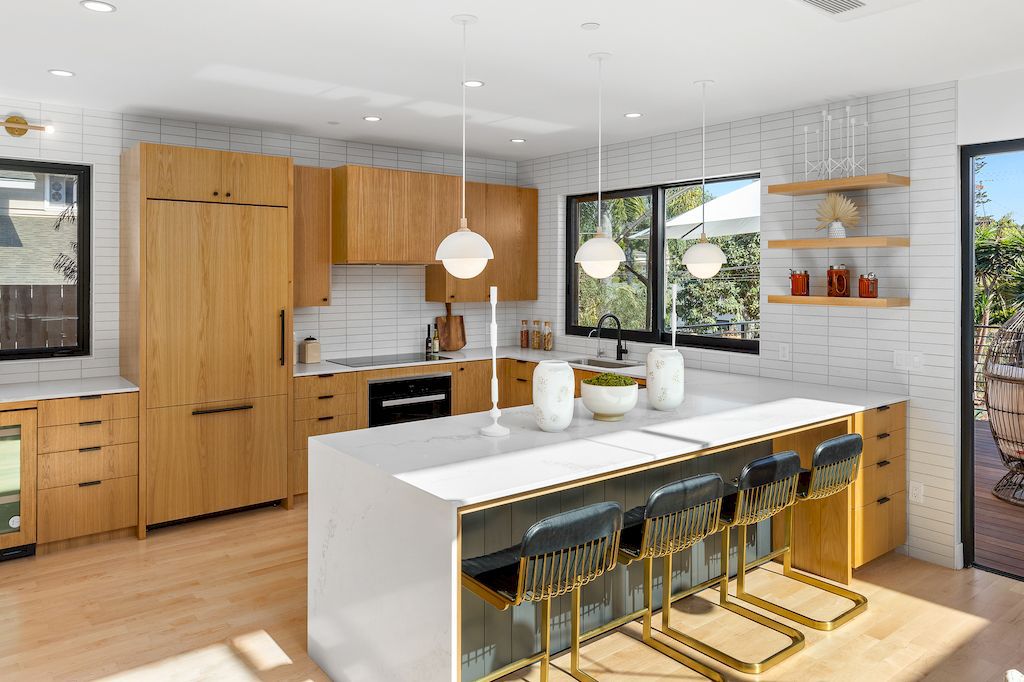 Impeccably Designed 605 Cornish House by Brett Farrow Architect