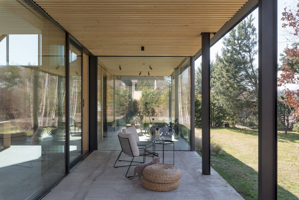 Ode to Nature House to Ensure Privacy in Poland by Milwicz Architekci 12