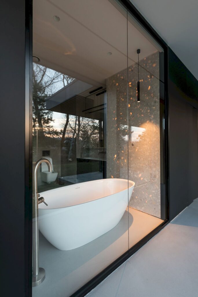 Ode to Nature House to Ensure Privacy in Poland by Milwicz Architekci 16