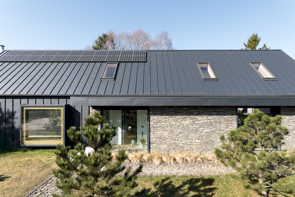Ode to Nature House to Ensure Privacy in Poland by Milwicz Architekci