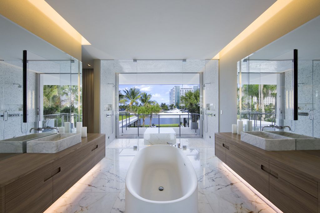 Pine Tree House takes indoor outdoor living to the extreme by SAOTA 1