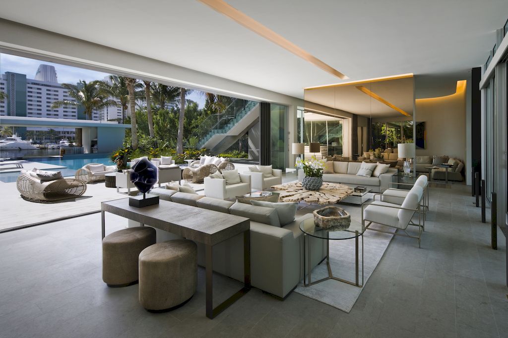 Pine Tree House takes indoor outdoor living to the extreme by SAOTA 14