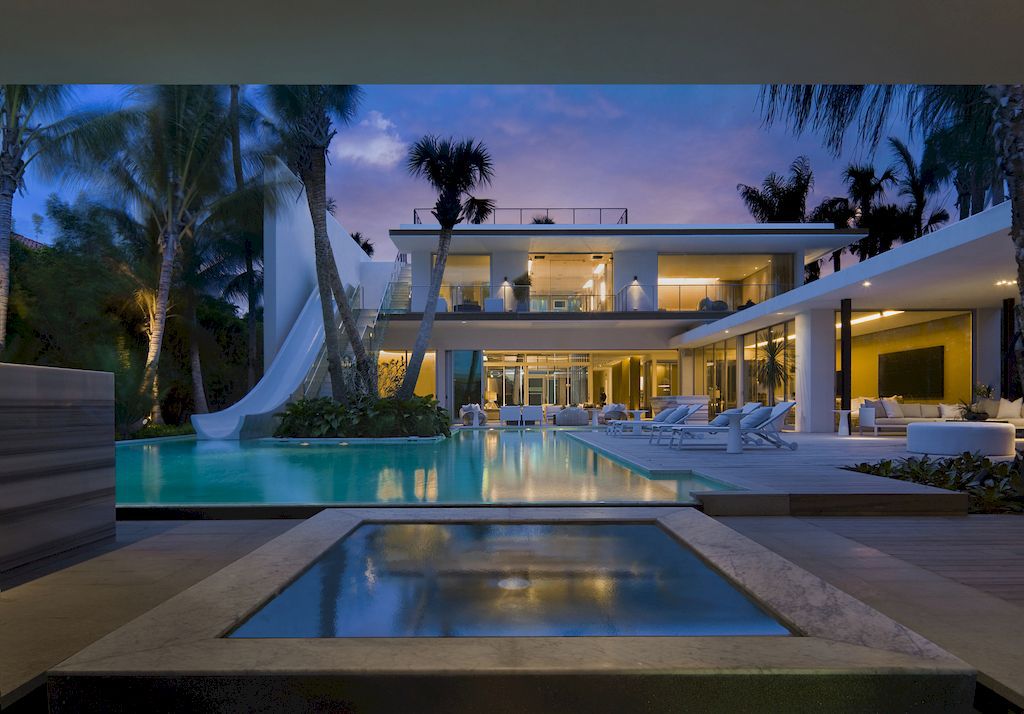 Pine Tree House takes indoor-outdoor living to the extreme by SAOTA