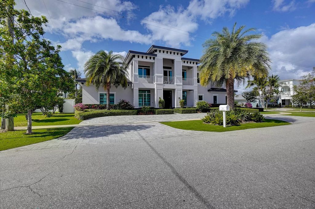 The Home in Boca Raton is a spacious transitional property located in the heart of Boca Raton's most desirable downtown area now available for sale. This home located at 299 NE 6th St, Boca Raton, Florida;