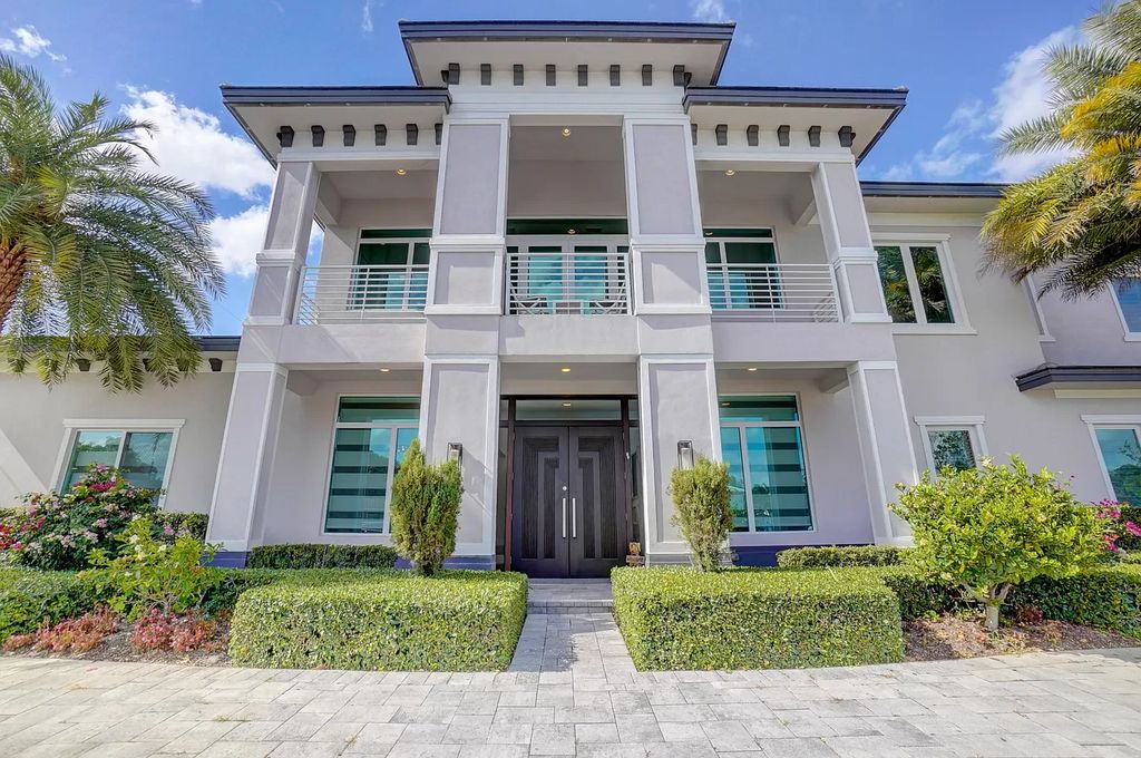 The Home in Boca Raton is a spacious transitional property located in the heart of Boca Raton's most desirable downtown area now available for sale. This home located at 299 NE 6th St, Boca Raton, Florida;