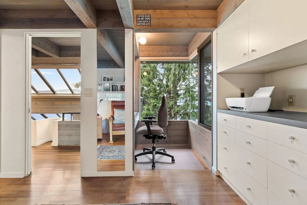 The Residence in Greater Vancouver provide breathtaking ocean and island views from every room in the house, now available for sale. This home located at 10 Montizambert Wynd, Greater Vancouver, BC V7W 1R8, Canada