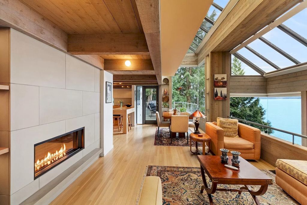 The Residence in Greater Vancouver provide breathtaking ocean and island views from every room in the house, now available for sale. This home located at 10 Montizambert Wynd, Greater Vancouver, BC V7W 1R8, Canada