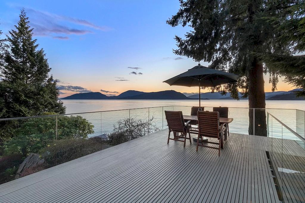 The Residence in Greater Vancouver provide breathtaking ocean and island views from every room in the house, now available for sale. This home located at 10 Montizambert Wynd, Greater Vancouver, BC V7W 1R8, Canada