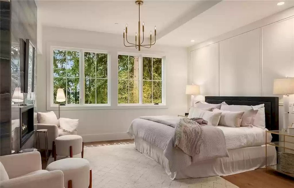 The Estate in Washington is a luxurious home enjoying an open floor plan with custom lighting and high-end finishes throughout now available for sale. This home located at 2003 102nd Place SE, Bellevue, Washington; offering 07 bedrooms and 08 bathrooms with 6,252 square feet of living spaces.
