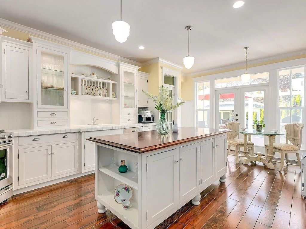 The Home in Surrey is a cozy home which incorporates modern features and design elements, now available for sale. This home located at 14025 30th Ave, Surrey, BC V4P 2N3, Canada