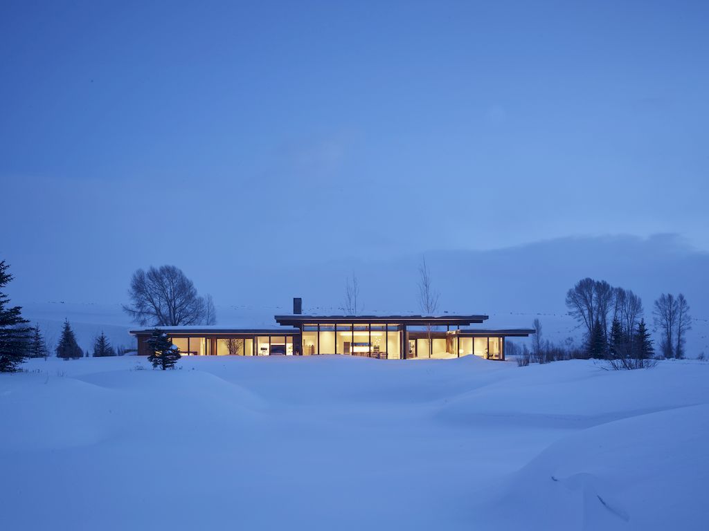 Tengoku house vacation home around courtyard garden by CLB Architects 13