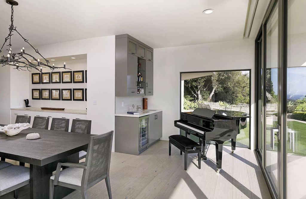 The Home in Santa Barbara is a newly renovated single level residence offer incredible entertainment areas now available for sale. This house located at 1010 Cima Linda Ln, Santa Barbara, California
