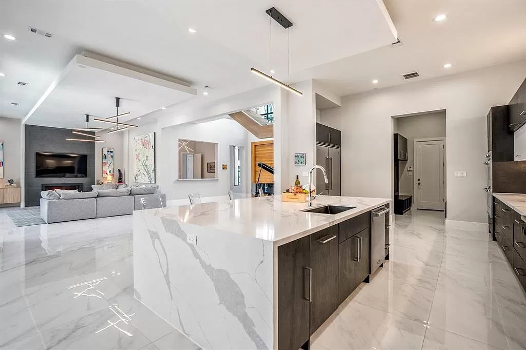 The Home in Houston is a stunning residence offers panoramic views and full indoor outdoor living for enjoyment now available for sale. This home located at 6210 Memorial Dr, Houston, Texas