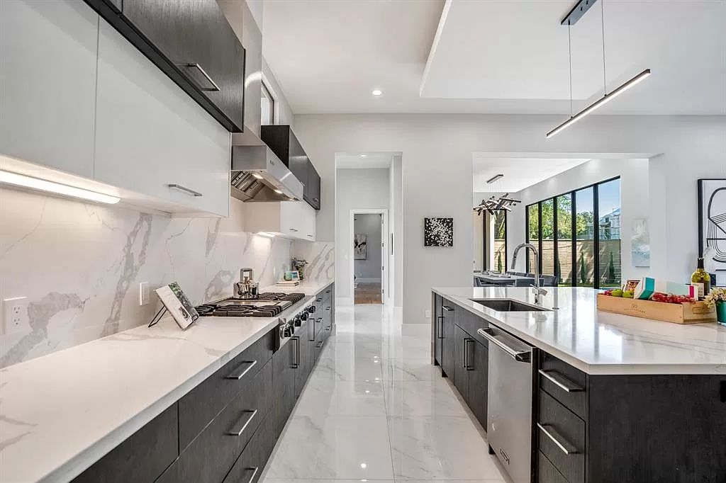 The Home in Houston is a stunning residence offers panoramic views and full indoor outdoor living for enjoyment now available for sale. This home located at 6210 Memorial Dr, Houston, Texas