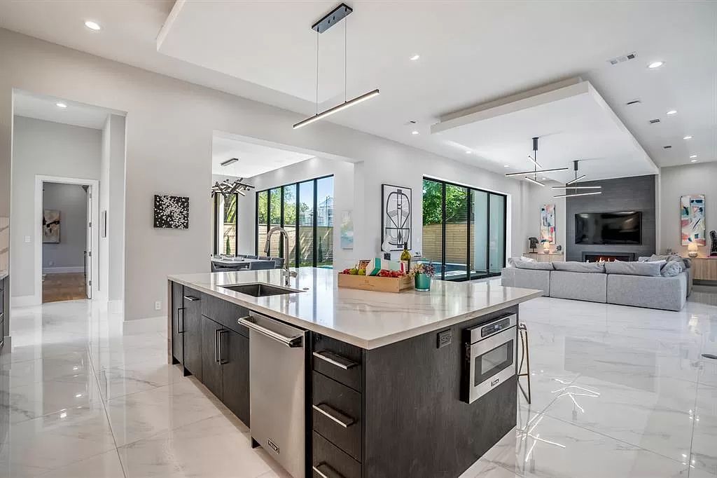 The Home in Houston is a stunning residence offers panoramic views and full indoor outdoor living for enjoyment now available for sale. This home located at 6210 Memorial Dr, Houston, Texas