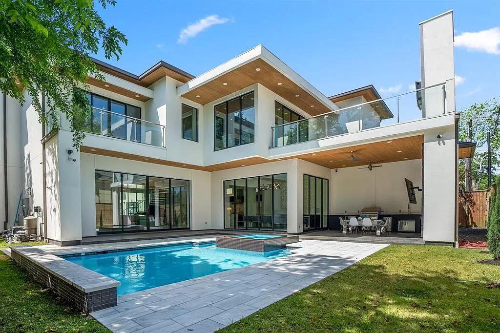 The Home in Houston is a stunning residence offers panoramic views and full indoor outdoor living for enjoyment now available for sale. This home located at 6210 Memorial Dr, Houston, Texas