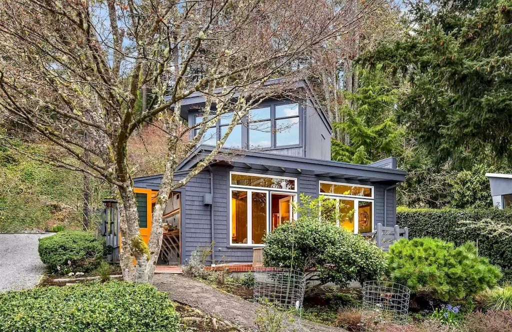 The Estate in Washington is a luxurious home newly refinished with bamboo floors and a combination of metal and green roofs now available for sale. This home located at 4000 Point White Drive NE, Bainbridge Island, Washington; offering 02 bedrooms and 03 bathrooms with 3,396 square feet of living spaces.