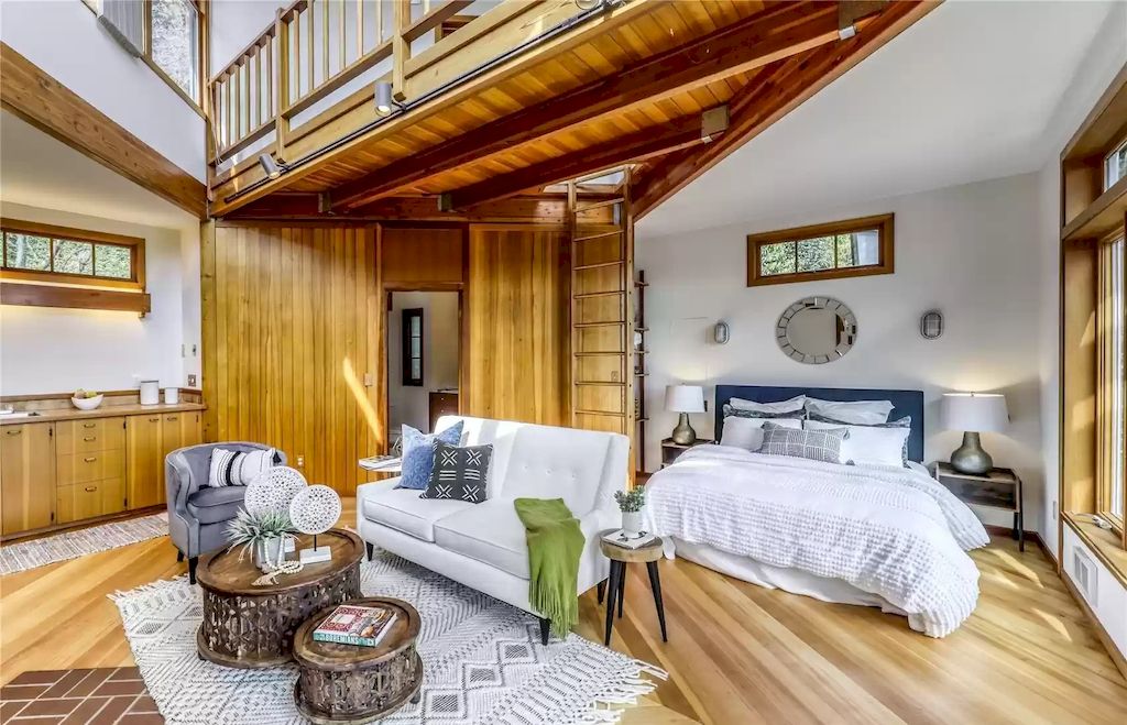 The Estate in Washington is a luxurious home newly refinished with bamboo floors and a combination of metal and green roofs now available for sale. This home located at 4000 Point White Drive NE, Bainbridge Island, Washington; offering 02 bedrooms and 03 bathrooms with 3,396 square feet of living spaces.