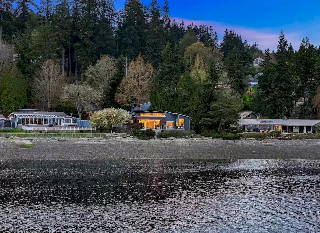 The Estate in Washington is a luxurious home newly refinished with bamboo floors and a combination of metal and green roofs now available for sale. This home located at 4000 Point White Drive NE, Bainbridge Island, Washington; offering 02 bedrooms and 03 bathrooms with 3,396 square feet of living spaces.