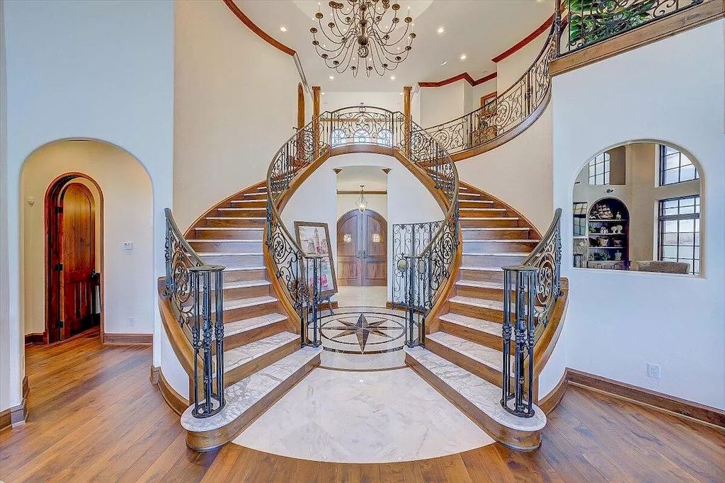 The Estate in Virginia is a luxurious home designed for impressive panoramic lake and mountains views from every corner now available for sale. This home located at 331 Blue Heron Dr, Wirtz, Virginia; offering 05 bedrooms and 05 bathrooms with 7,000 square feet of living spaces.