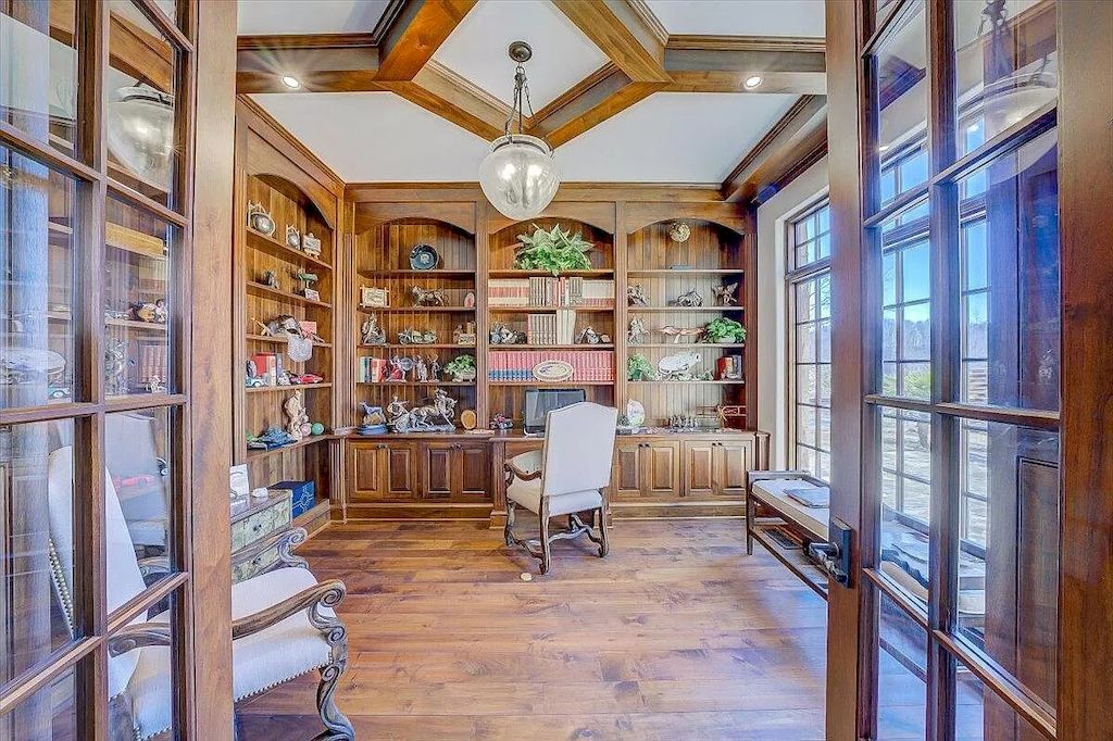 The Estate in Virginia is a luxurious home designed for impressive panoramic lake and mountains views from every corner now available for sale. This home located at 331 Blue Heron Dr, Wirtz, Virginia; offering 05 bedrooms and 05 bathrooms with 7,000 square feet of living spaces.