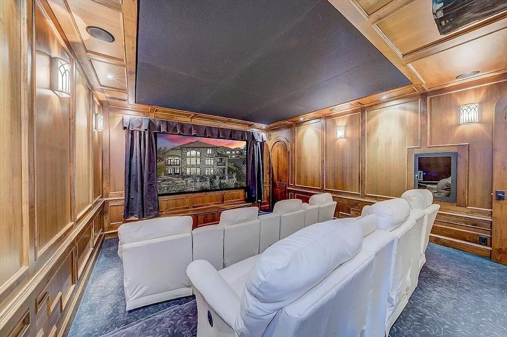 The Estate in Virginia is a luxurious home designed for impressive panoramic lake and mountains views from every corner now available for sale. This home located at 331 Blue Heron Dr, Wirtz, Virginia; offering 05 bedrooms and 05 bathrooms with 7,000 square feet of living spaces.