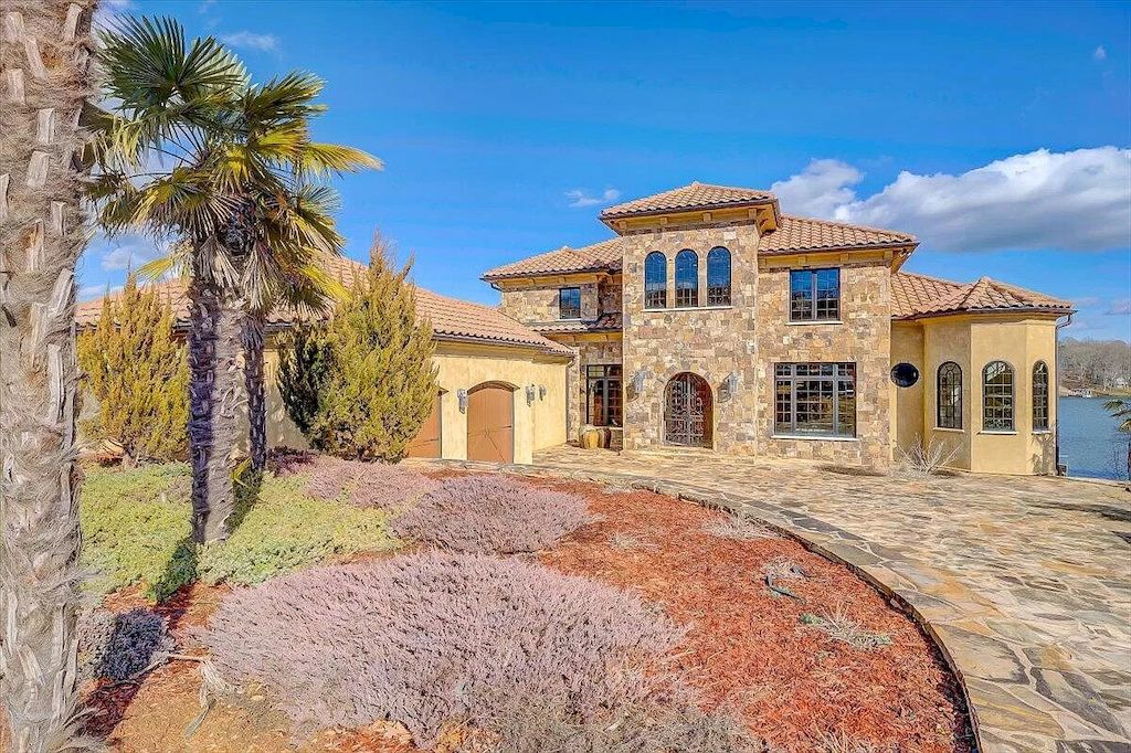 The Estate in Virginia is a luxurious home designed for impressive panoramic lake and mountains views from every corner now available for sale. This home located at 331 Blue Heron Dr, Wirtz, Virginia; offering 05 bedrooms and 05 bathrooms with 7,000 square feet of living spaces.