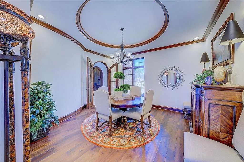 The Estate in Virginia is a luxurious home designed for impressive panoramic lake and mountains views from every corner now available for sale. This home located at 331 Blue Heron Dr, Wirtz, Virginia; offering 05 bedrooms and 05 bathrooms with 7,000 square feet of living spaces.