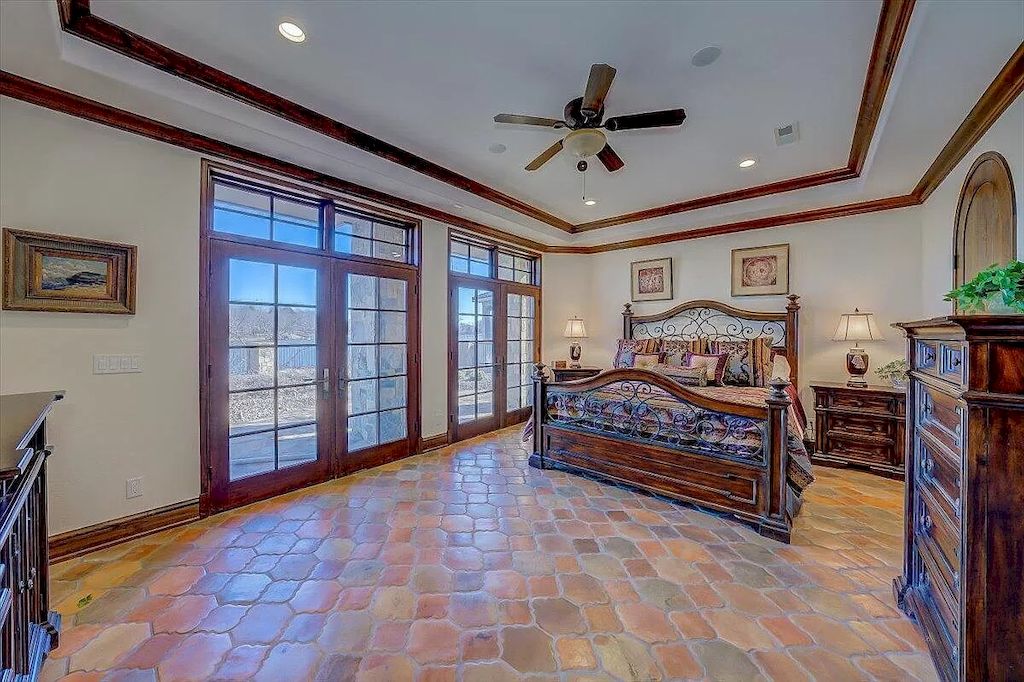 The Estate in Virginia is a luxurious home designed for impressive panoramic lake and mountains views from every corner now available for sale. This home located at 331 Blue Heron Dr, Wirtz, Virginia; offering 05 bedrooms and 05 bathrooms with 7,000 square feet of living spaces.