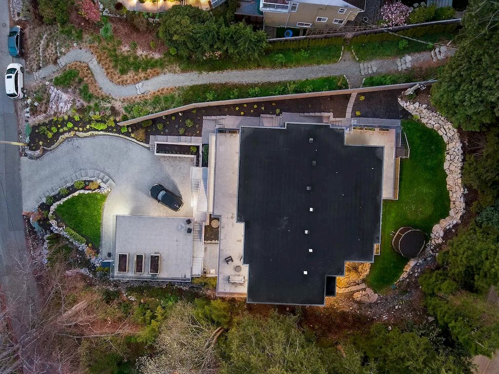 The House in West Vancouver is brilliantly designed ocean view residence was created by renowned designer Karla Dreyer, now available for sale. This home located at 4701 Piccadilly S, West Vancouver, BC V7W 1J8, Canada