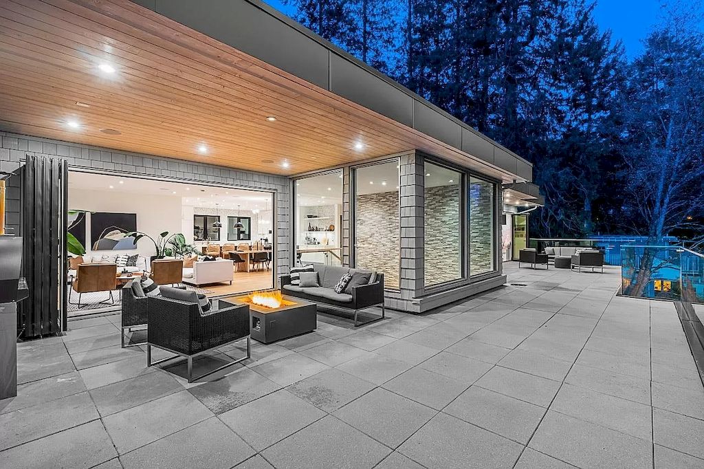 The House in West Vancouver is brilliantly designed ocean view residence was created by renowned designer Karla Dreyer, now available for sale. This home located at 4701 Piccadilly S, West Vancouver, BC V7W 1J8, Canada