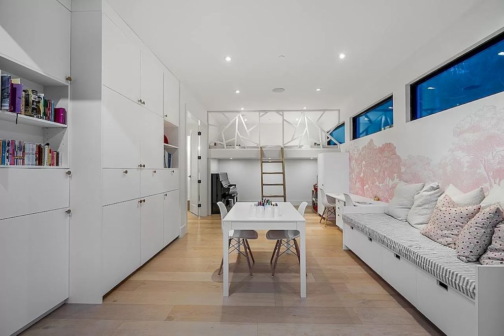 The House in West Vancouver is brilliantly designed ocean view residence was created by renowned designer Karla Dreyer, now available for sale. This home located at 4701 Piccadilly S, West Vancouver, BC V7W 1J8, Canada