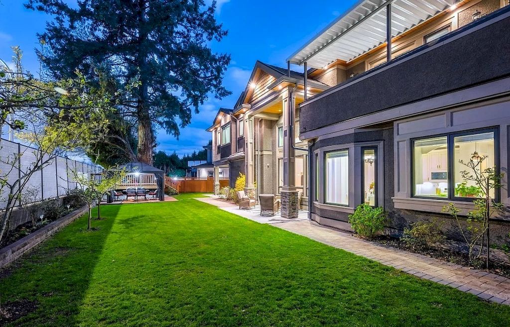 The House in Richmond has spacious living spaces and top line of workmanship and materials, now available for sale. This home located at 7980 Goldstream Pl, Richmond, BC V7A 1L7, Canada