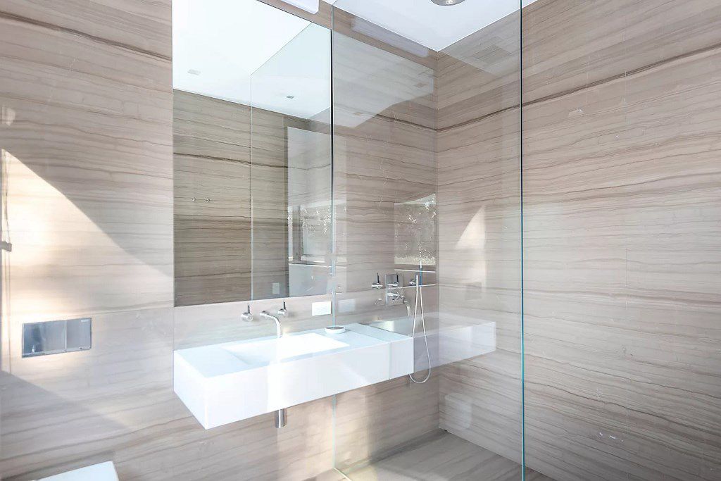 Chic Custom Built Residence in New York asks for $17,995,000 by Francis D'haene