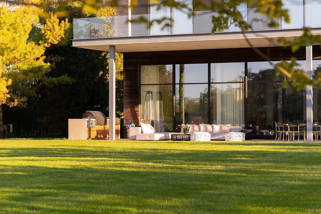 Chic Custom Built Residence in New York asks for $17,995,000 by Francis D'haene