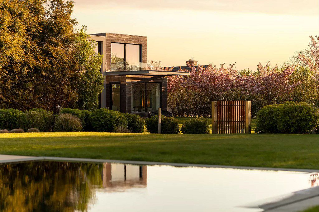 Chic Custom Built Residence in New York asks for $17,995,000 by Francis D'haene