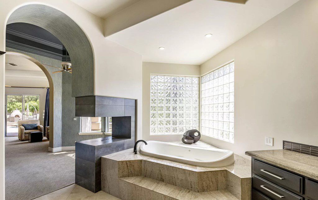 Elegant Paradise Valley estate offers  breathtaking mountain views for Sale at $4,000,000