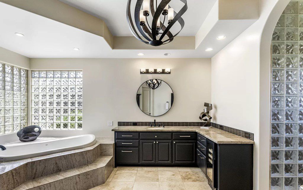 Elegant Paradise Valley estate offers  breathtaking mountain views for Sale at $4,000,000