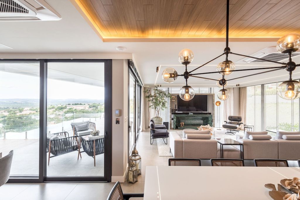 AD House for Comfortable Living J.A. Becker Arquitetura e Construcoes 13