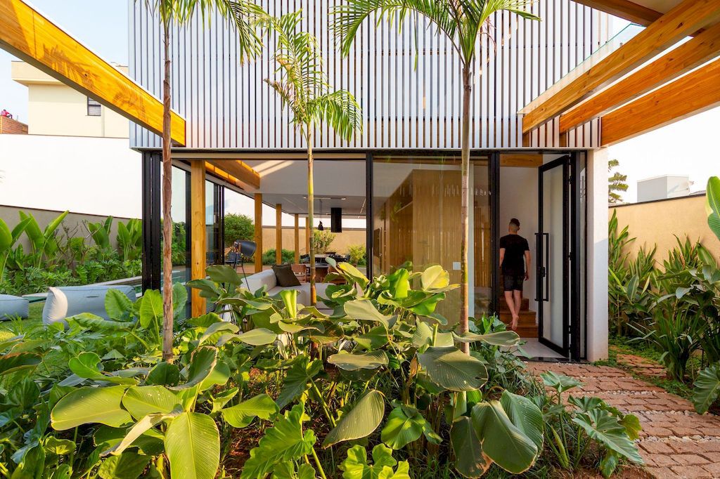 Anima House Unique Design with Wooden System by 24 7 Arquitetura 12