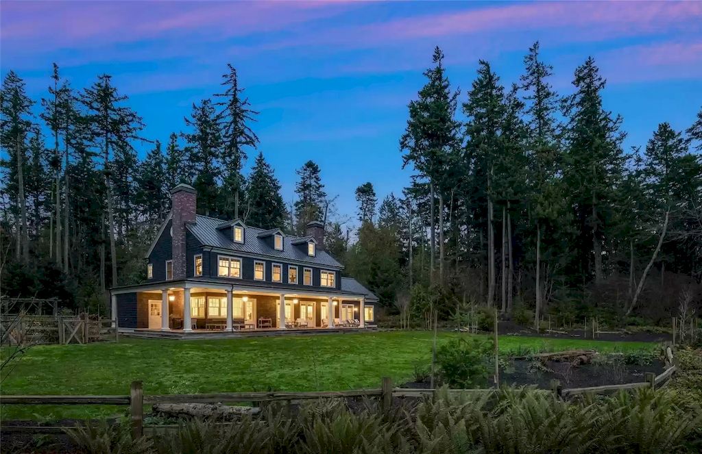 The Estate in Washington is a luxurious home featuring great rooms and top-of-the-line appliances now available for sale. This home located at 8143 Headlands Way, Clinton, Washington; offering 03 bedrooms and 04 bathrooms with 3,893 square feet of living spaces.