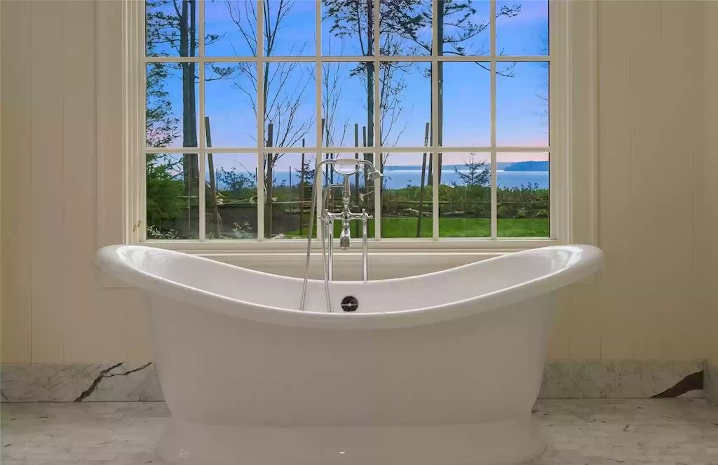 The Estate in Washington is a luxurious home featuring great rooms and top-of-the-line appliances now available for sale. This home located at 8143 Headlands Way, Clinton, Washington; offering 03 bedrooms and 04 bathrooms with 3,893 square feet of living spaces.
