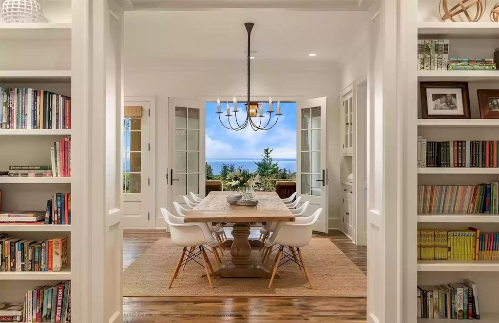 The Estate in Washington is a luxurious home featuring great rooms and top-of-the-line appliances now available for sale. This home located at 8143 Headlands Way, Clinton, Washington; offering 03 bedrooms and 04 bathrooms with 3,893 square feet of living spaces.