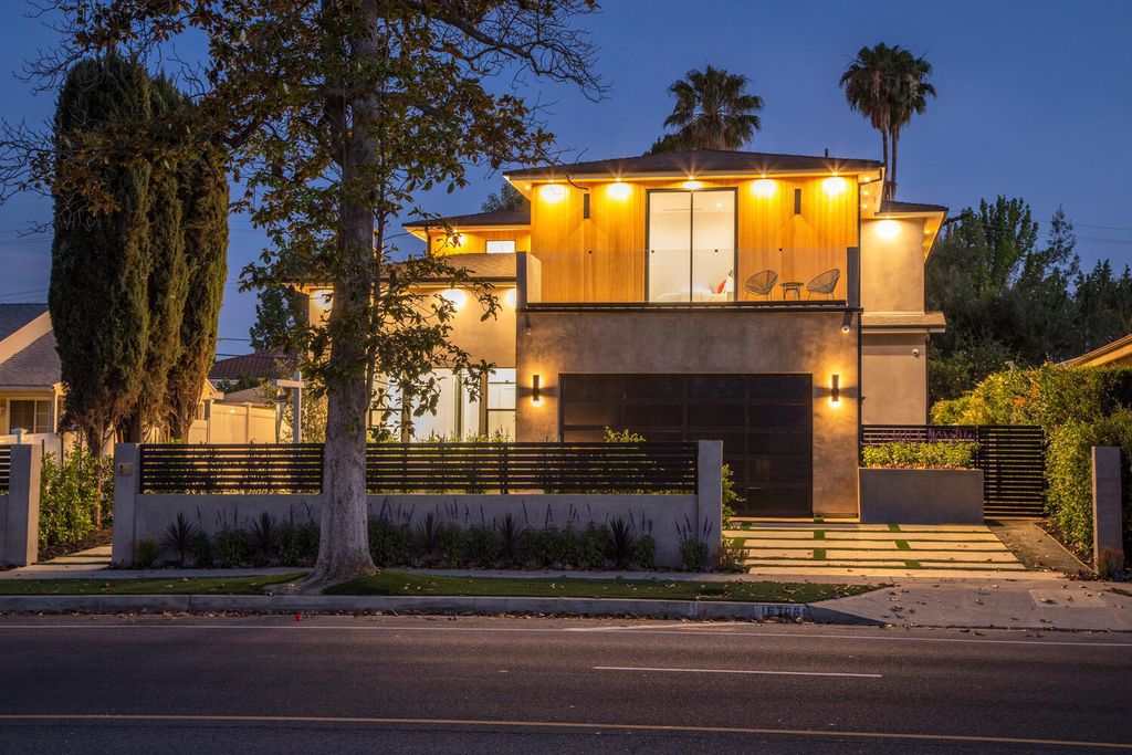 The Home in Encino is a brilliantly designed contemporary residence offers warm, indoor outdoor living with luxurious finishes now available for sale. This home located at 16706 Magnolia, Encino, California